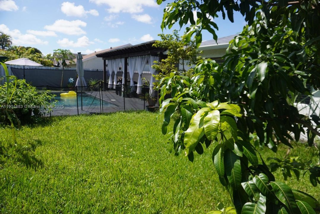 待售: $588,999 (3 贝兹, 2 浴室, 1567 平方英尺)