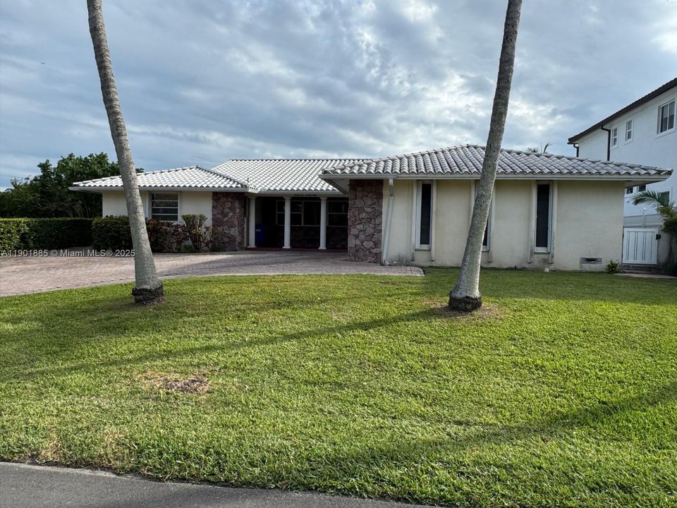 For Sale: $2,650,003 (4 beds, 3 baths, 2632 Square Feet)