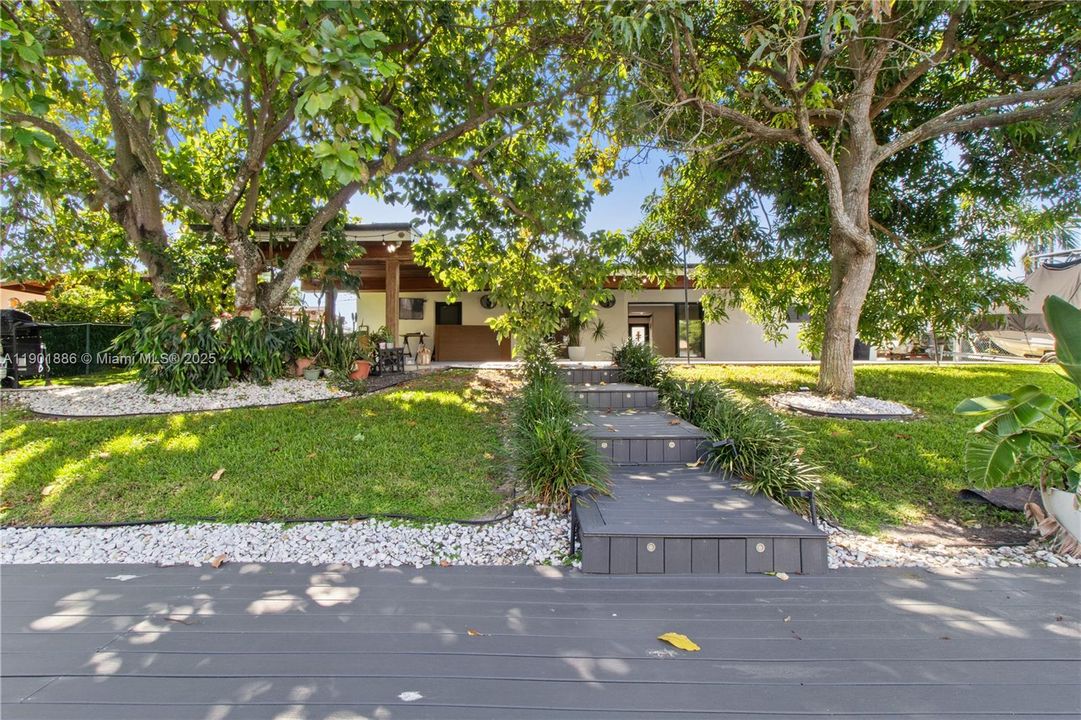 Active With Contract: $4,650 (3 beds, 2 baths, 1799 Square Feet)