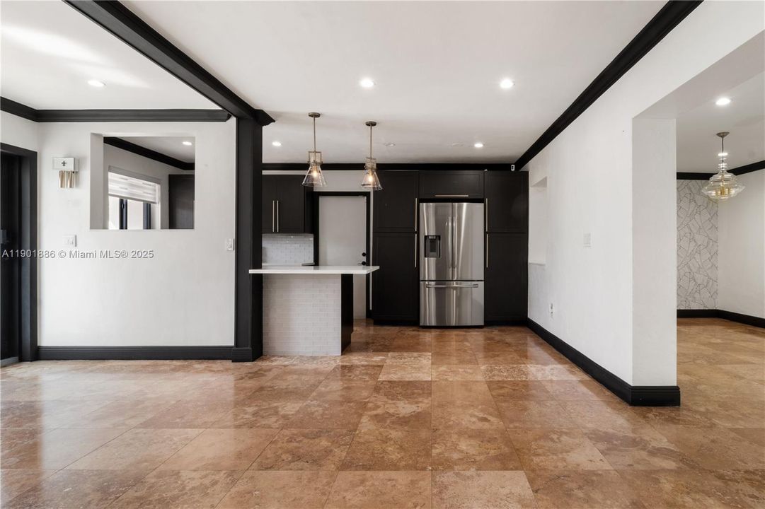 Active With Contract: $4,650 (3 beds, 2 baths, 1799 Square Feet)