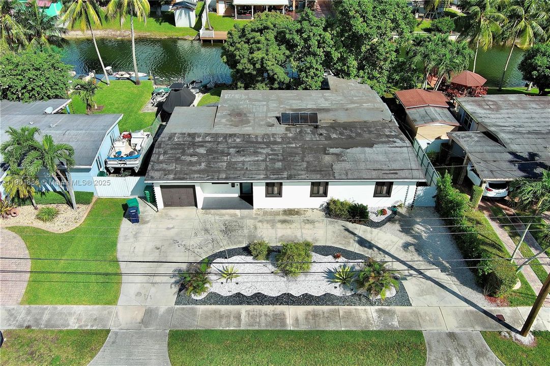 Active With Contract: $4,650 (3 beds, 2 baths, 1799 Square Feet)