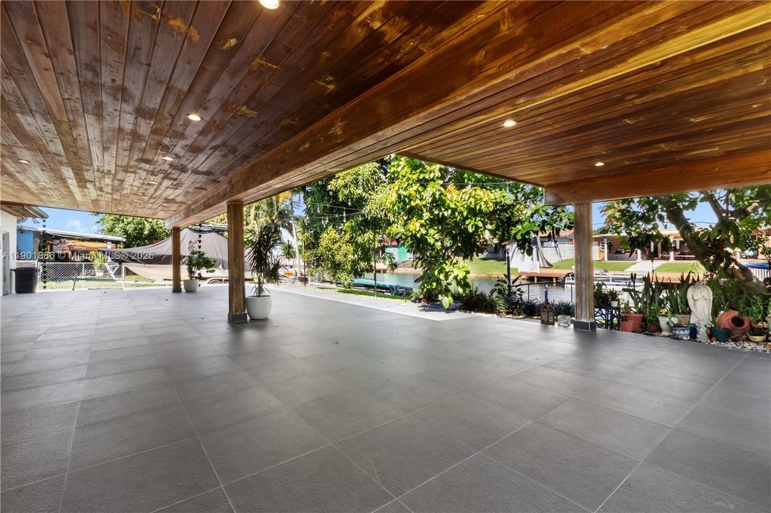 Active With Contract: $4,650 (3 beds, 2 baths, 1799 Square Feet)