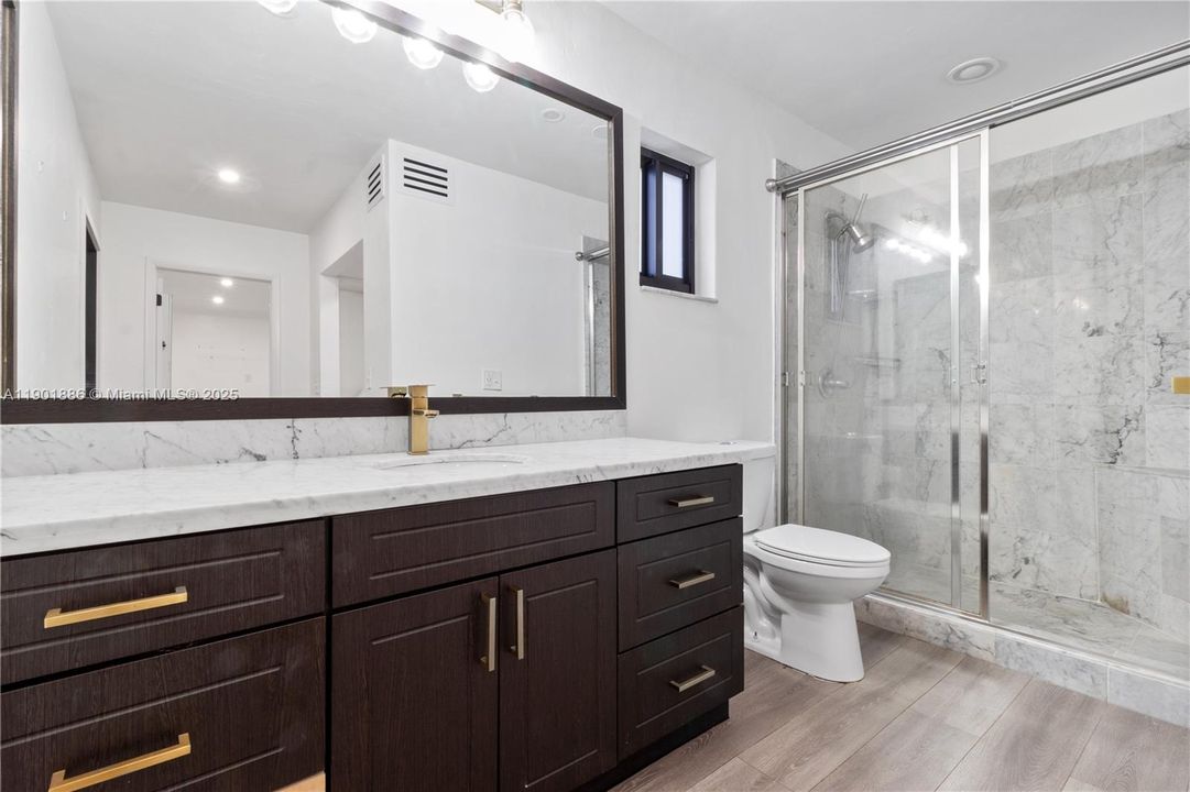 Active With Contract: $4,650 (3 beds, 2 baths, 1799 Square Feet)