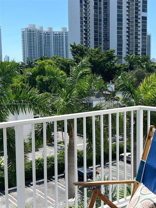 待售: $199,000 (1 贝兹, 2 浴室, 1066 平方英尺)