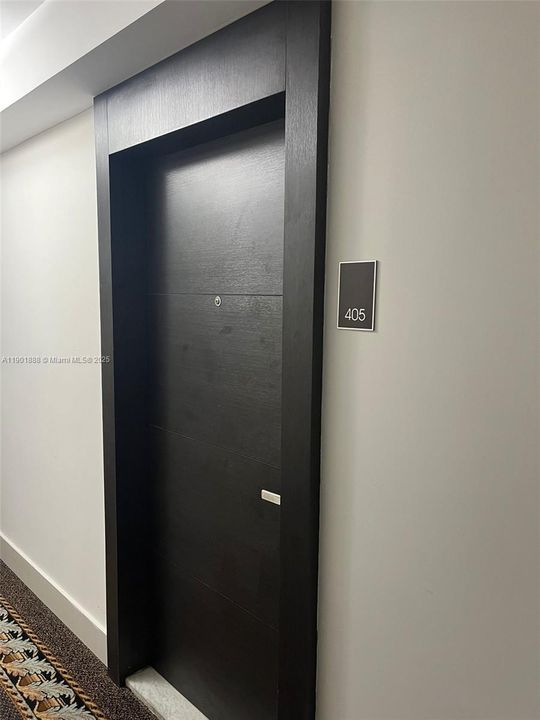 待售: $199,000 (1 贝兹, 2 浴室, 1066 平方英尺)