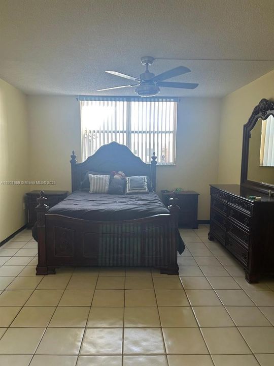 For Sale: $100,000 (1 beds, 1 baths, 835 Square Feet)