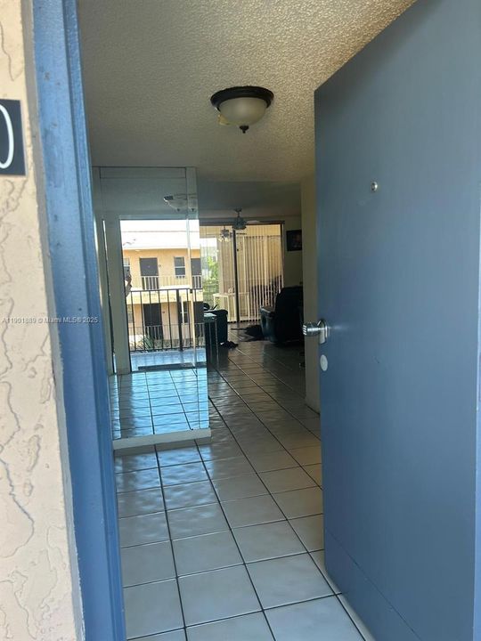 For Sale: $100,000 (1 beds, 1 baths, 835 Square Feet)