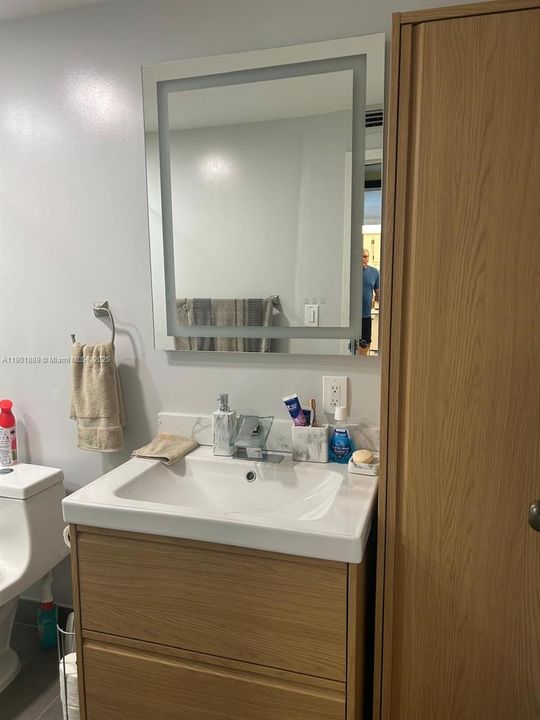 For Sale: $100,000 (1 beds, 1 baths, 835 Square Feet)