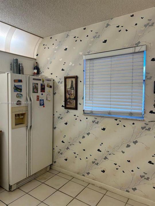 For Sale: $100,000 (1 beds, 1 baths, 835 Square Feet)