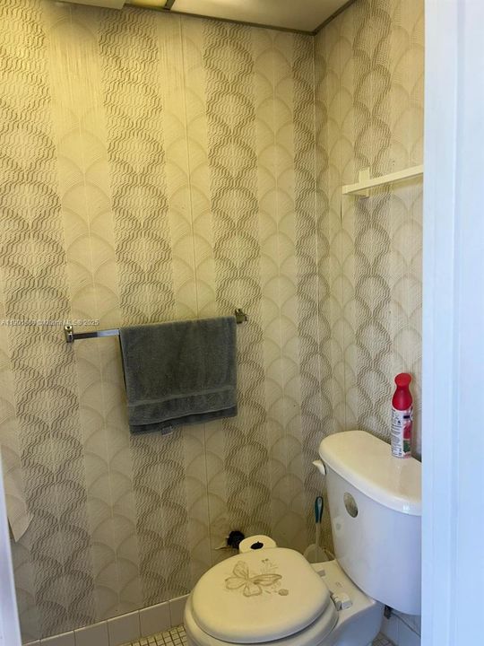 For Sale: $100,000 (1 beds, 1 baths, 835 Square Feet)