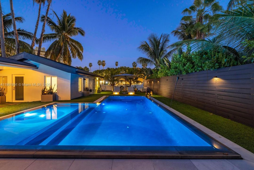 待售: $2,190,000 (3 贝兹, 3 浴室, 1896 平方英尺)