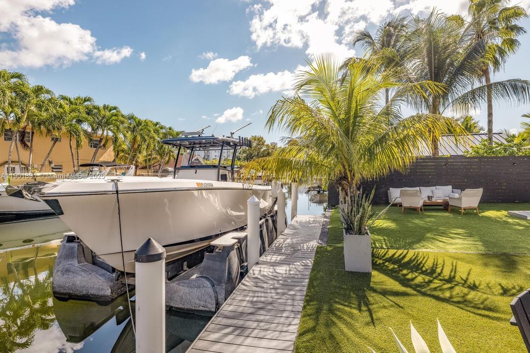 待售: $2,190,000 (3 贝兹, 3 浴室, 1896 平方英尺)