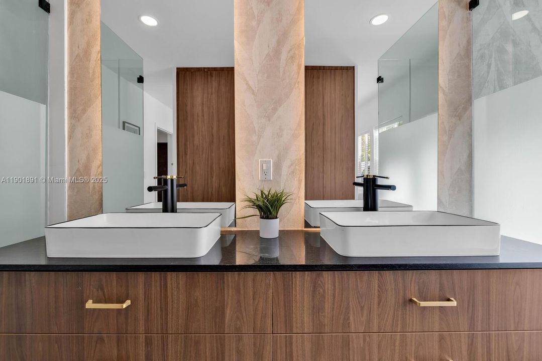 待售: $2,190,000 (3 贝兹, 3 浴室, 1896 平方英尺)