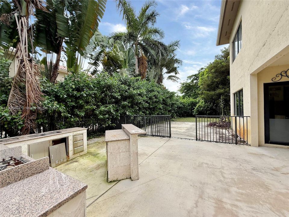 最近售出: $874,900 (5 贝兹, 4 浴室, 3982 平方英尺)