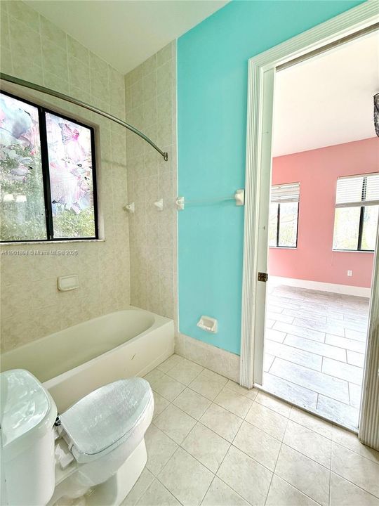 最近售出: $874,900 (5 贝兹, 4 浴室, 3982 平方英尺)