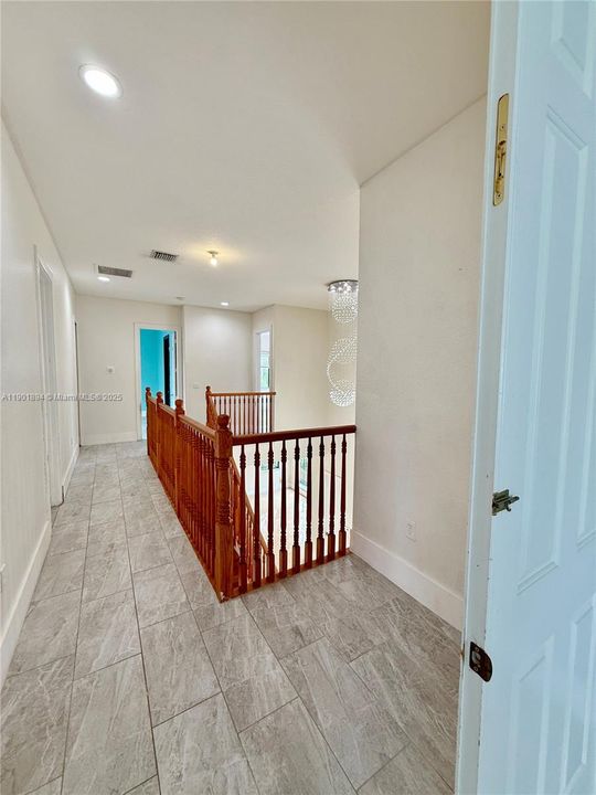 最近售出: $874,900 (5 贝兹, 4 浴室, 3982 平方英尺)