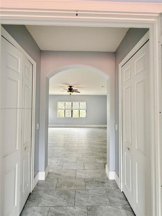 最近售出: $874,900 (5 贝兹, 4 浴室, 3982 平方英尺)