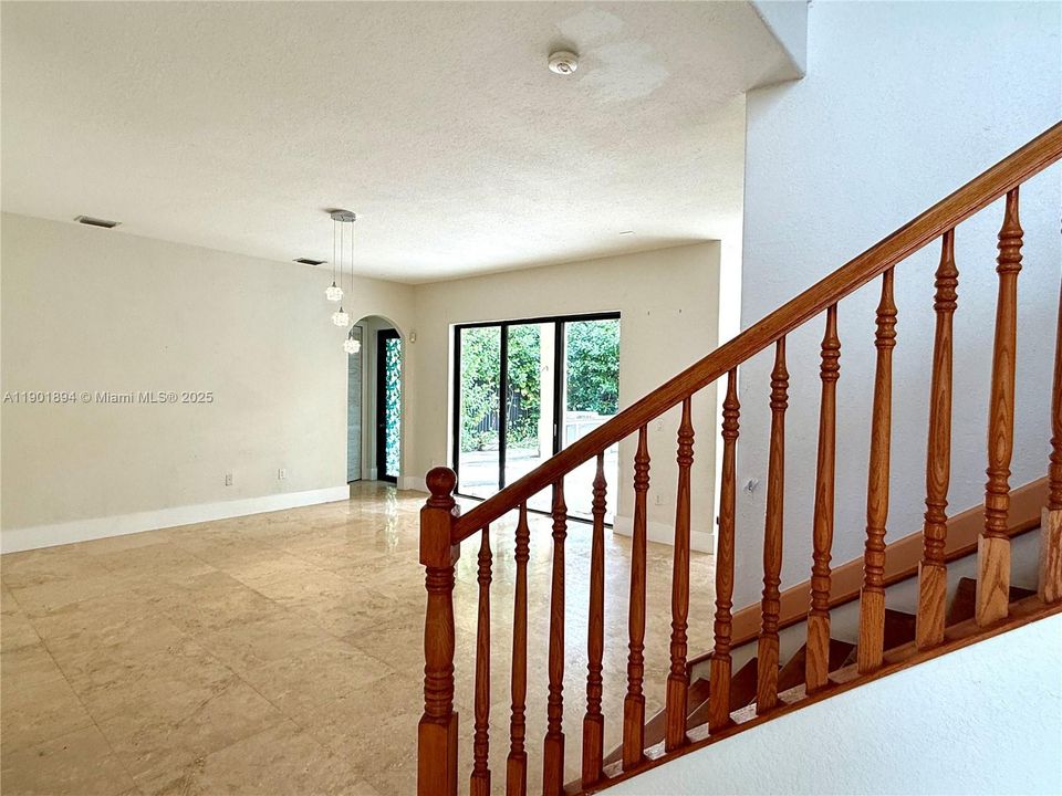 最近售出: $874,900 (5 贝兹, 4 浴室, 3982 平方英尺)