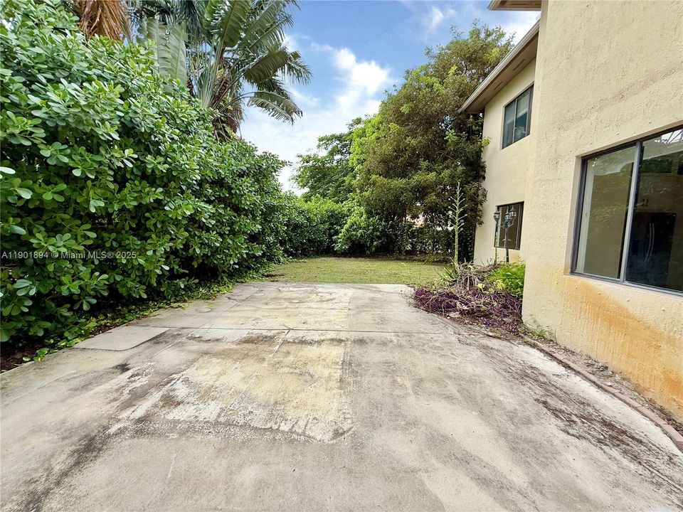 最近售出: $874,900 (5 贝兹, 4 浴室, 3982 平方英尺)