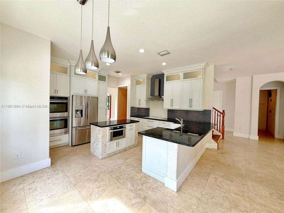 最近售出: $874,900 (5 贝兹, 4 浴室, 3982 平方英尺)