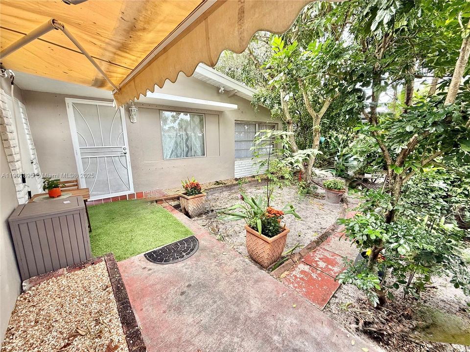 For Sale: $599,000 (3 beds, 2 baths, 2217 Square Feet)