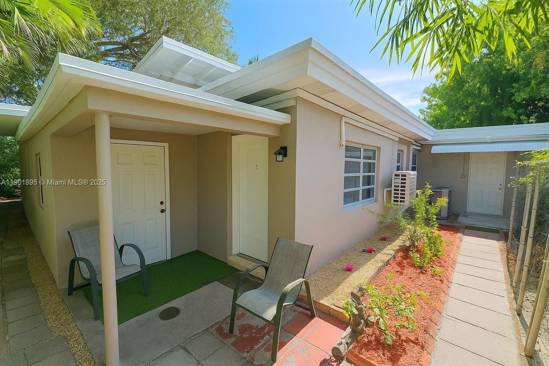 Separate private Inlaw quarters entrance