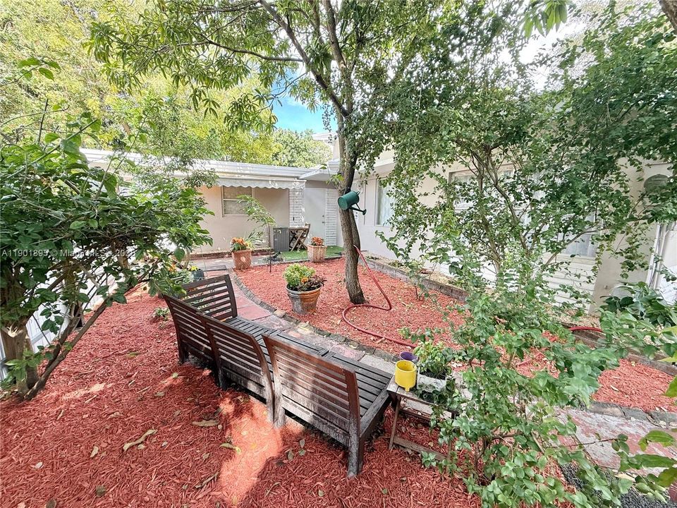 For Sale: $599,000 (3 beds, 2 baths, 2217 Square Feet)