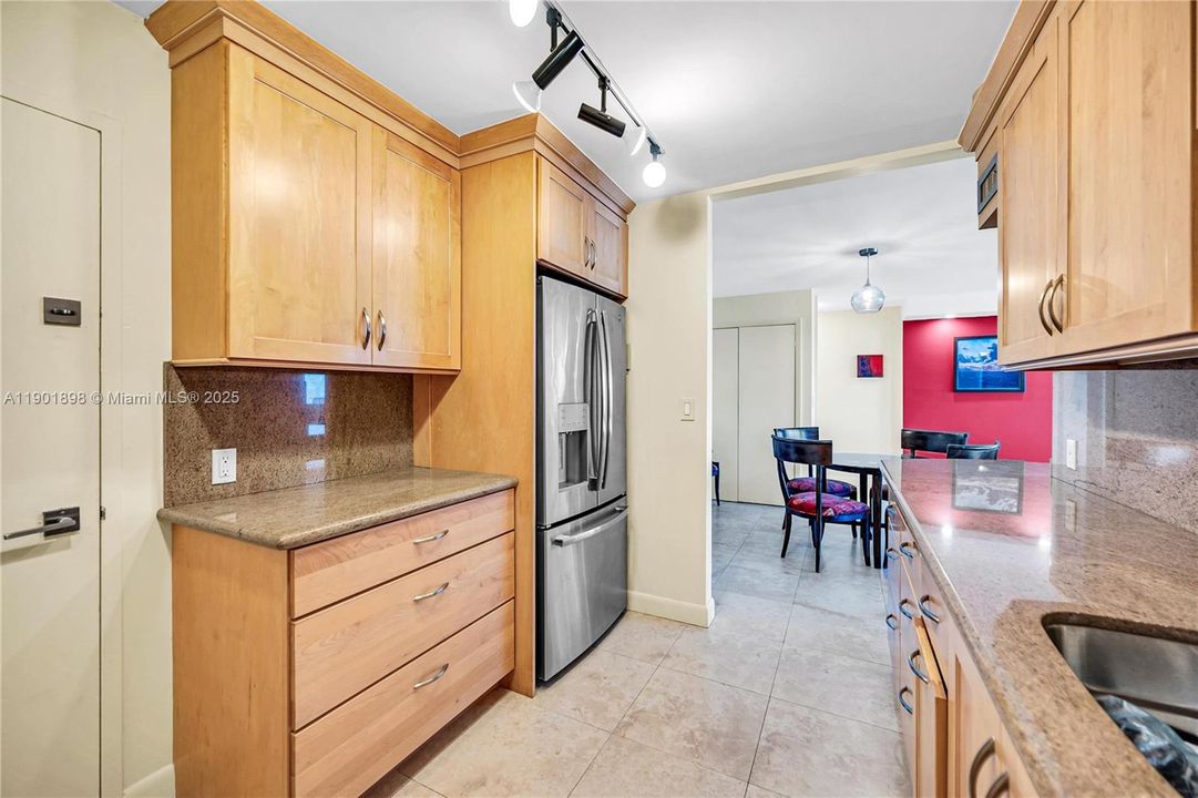 For Rent: $5,600 (2 beds, 2 baths, 1238 Square Feet)