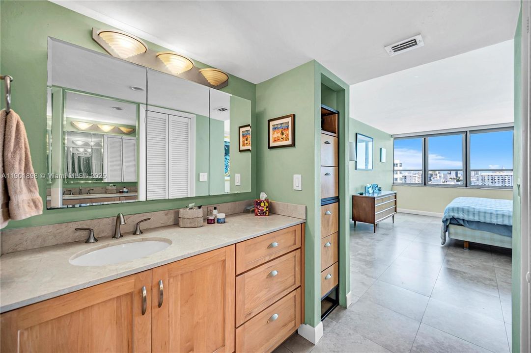 For Rent: $5,600 (2 beds, 2 baths, 1238 Square Feet)