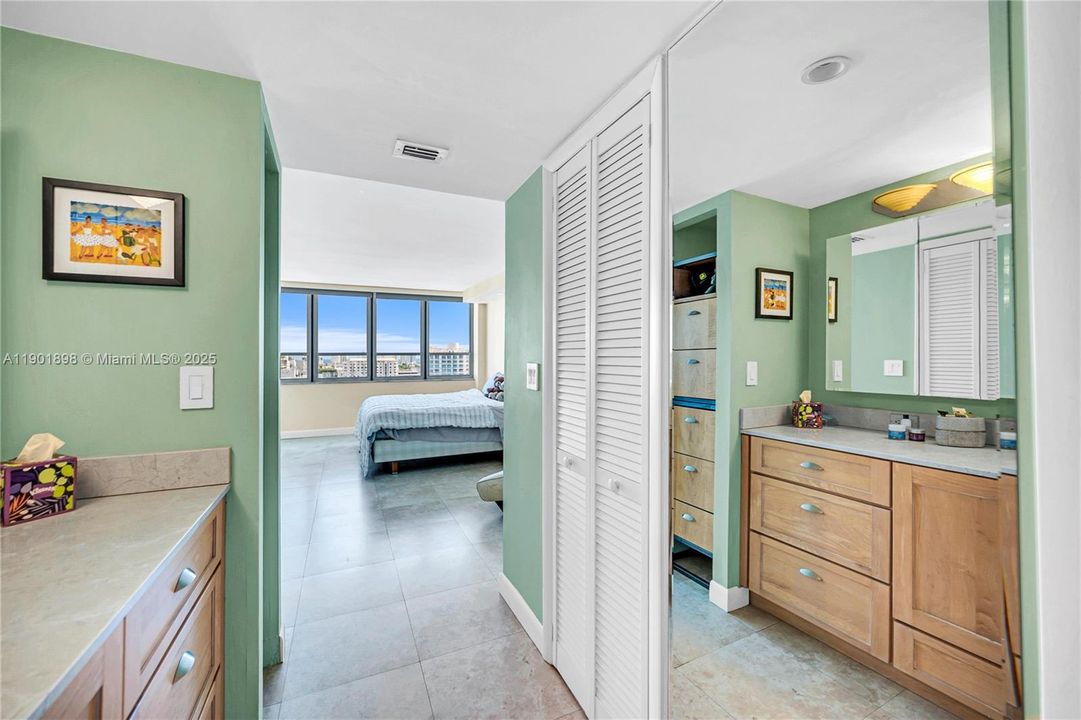 For Rent: $5,600 (2 beds, 2 baths, 1238 Square Feet)