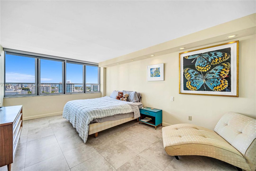 For Rent: $5,600 (2 beds, 2 baths, 1238 Square Feet)