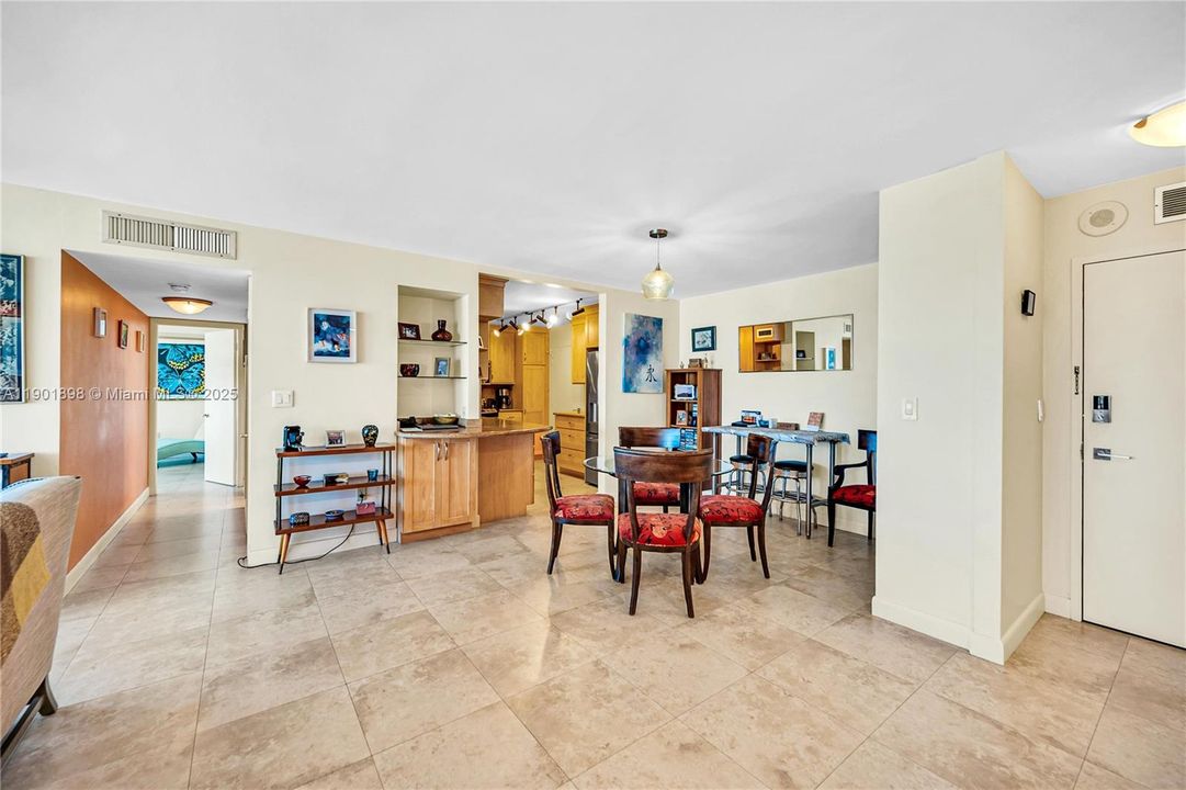 For Rent: $5,600 (2 beds, 2 baths, 1238 Square Feet)