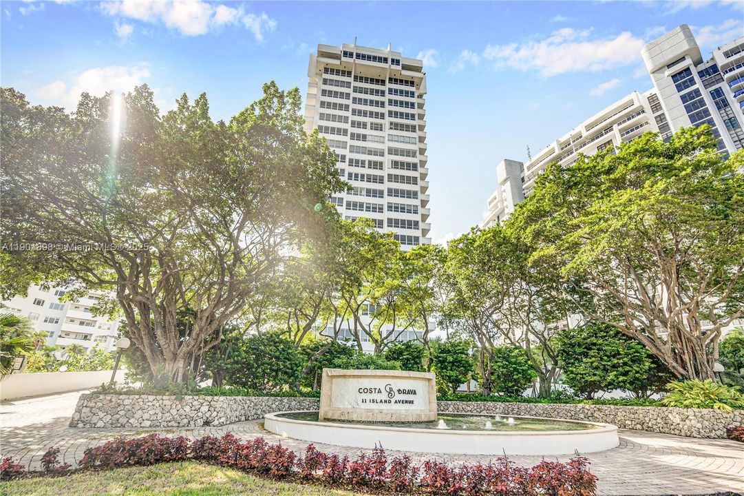 For Rent: $5,600 (2 beds, 2 baths, 1238 Square Feet)