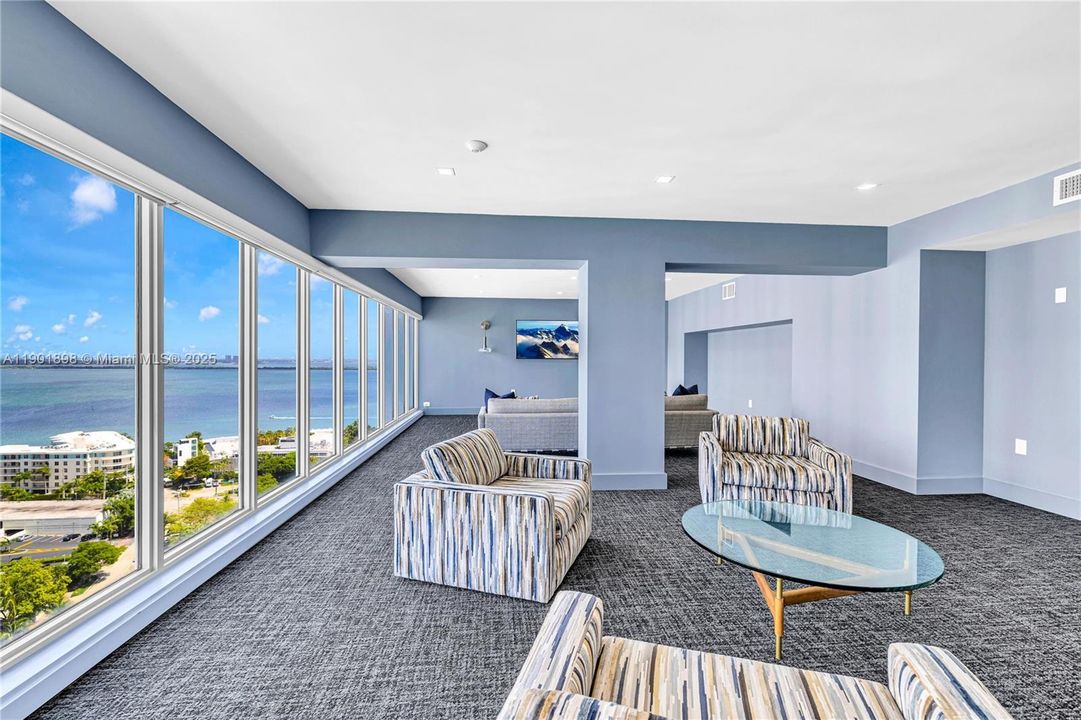 For Rent: $5,600 (2 beds, 2 baths, 1238 Square Feet)