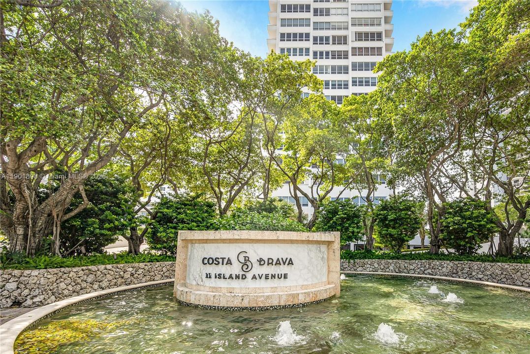 For Rent: $5,600 (2 beds, 2 baths, 1238 Square Feet)