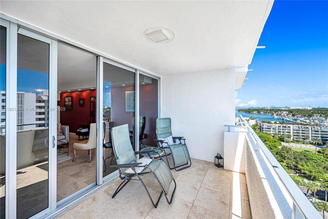 For Rent: $5,600 (2 beds, 2 baths, 1238 Square Feet)