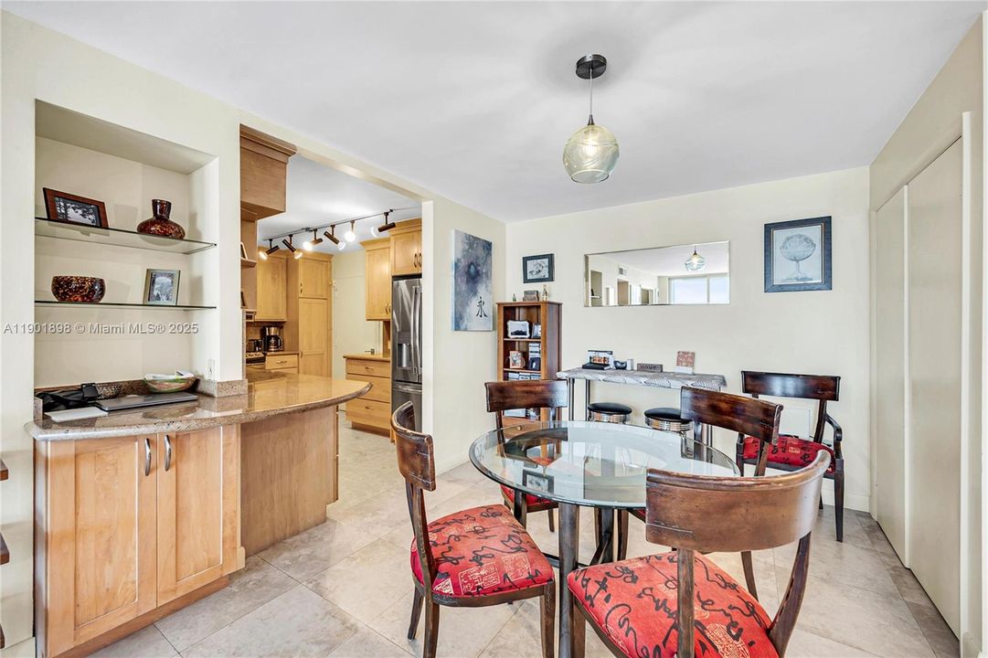 For Rent: $5,600 (2 beds, 2 baths, 1238 Square Feet)