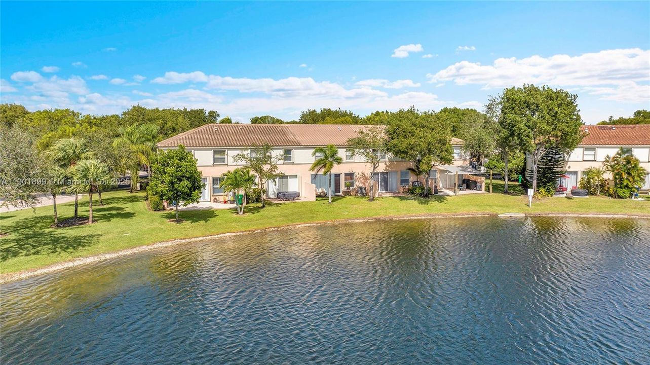 En Venta: $535,000 (3 camas, 2 baños, 2034 Pies cuadrados)