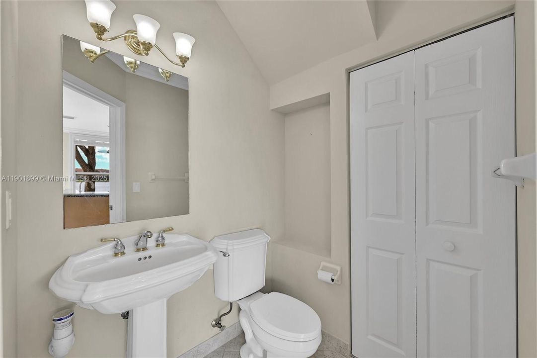 En Venta: $535,000 (3 camas, 2 baños, 2034 Pies cuadrados)