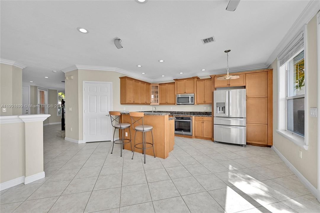 En Venta: $535,000 (3 camas, 2 baños, 2034 Pies cuadrados)