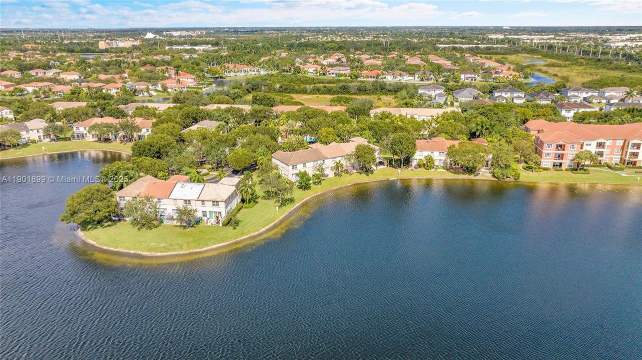 En Venta: $535,000 (3 camas, 2 baños, 2034 Pies cuadrados)