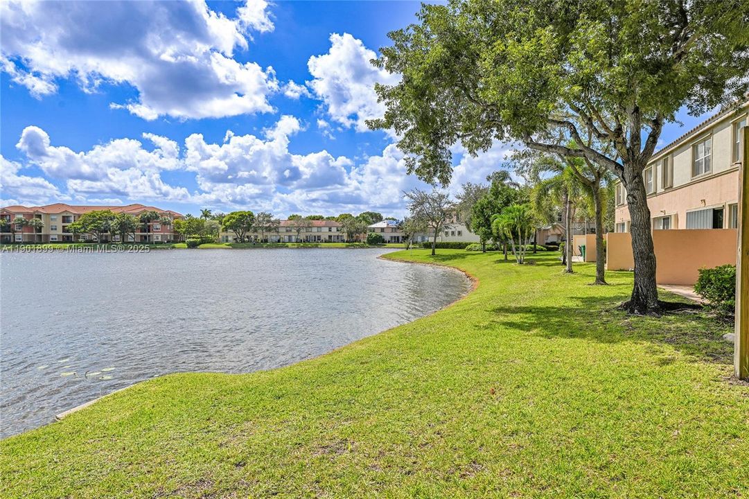 En Venta: $535,000 (3 camas, 2 baños, 2034 Pies cuadrados)