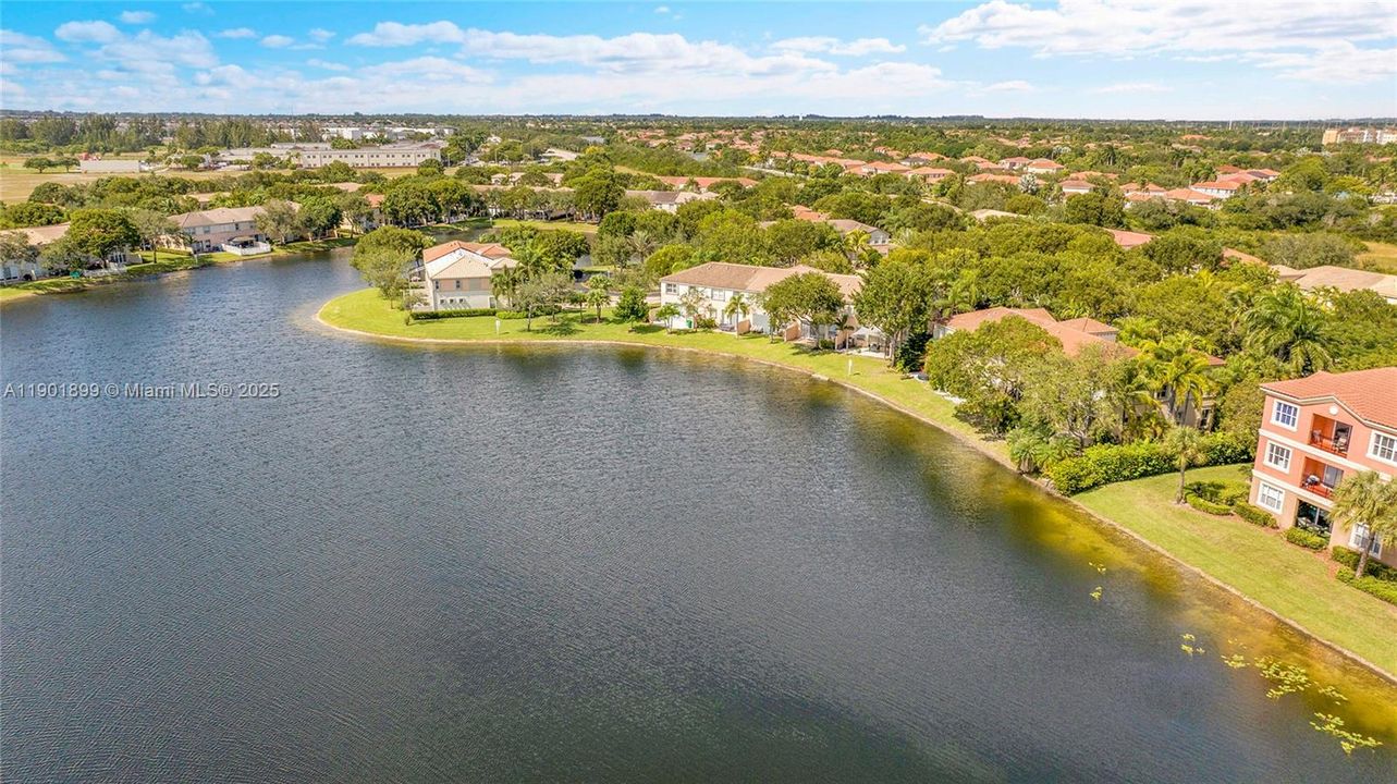 En Venta: $535,000 (3 camas, 2 baños, 2034 Pies cuadrados)