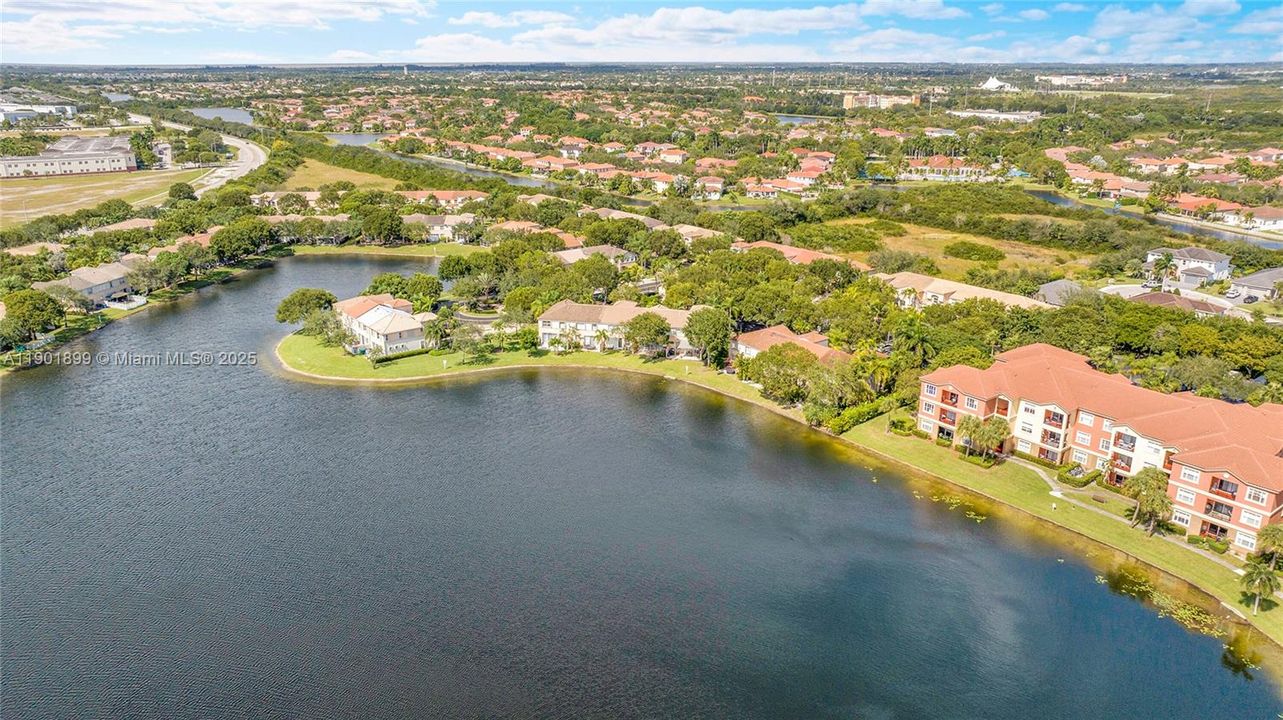 En Venta: $535,000 (3 camas, 2 baños, 2034 Pies cuadrados)