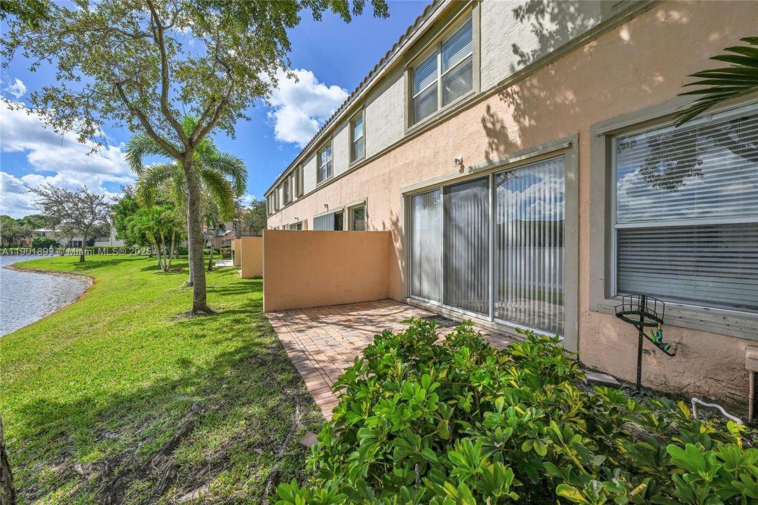 En Venta: $535,000 (3 camas, 2 baños, 2034 Pies cuadrados)