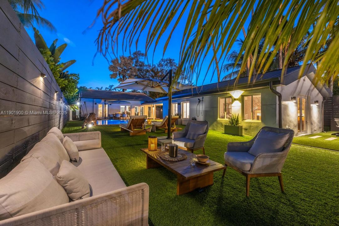 For Rent: $14,000 (3 beds, 3 baths, 1896 Square Feet)