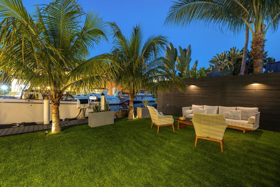 For Rent: $14,000 (3 beds, 3 baths, 1896 Square Feet)