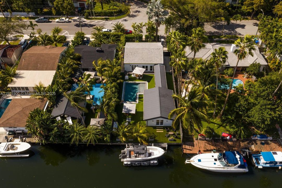 For Rent: $14,000 (3 beds, 3 baths, 1896 Square Feet)