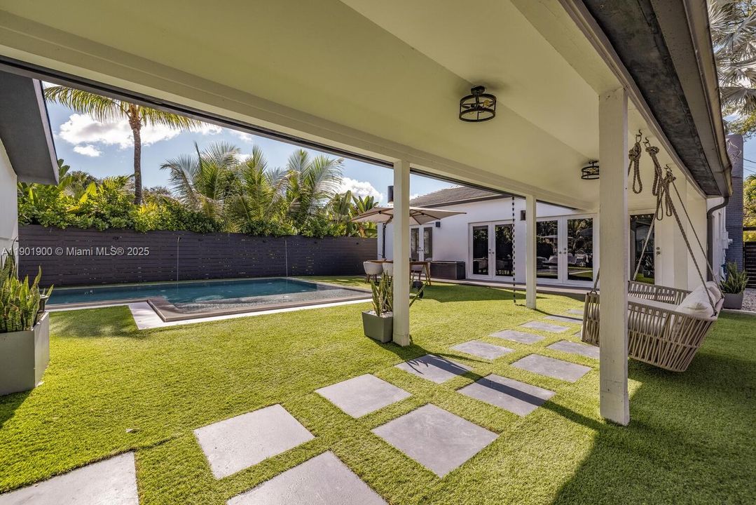 For Rent: $14,000 (3 beds, 3 baths, 1896 Square Feet)