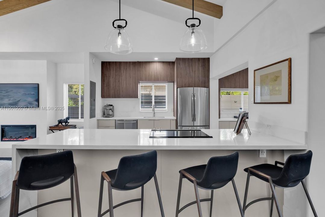 For Rent: $14,000 (3 beds, 3 baths, 1896 Square Feet)